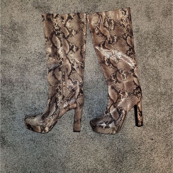 🛒Snakeskin Platform Boots - Picture 3 of 5